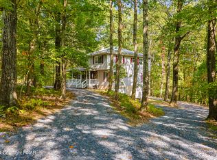 292 Shady Oaks Dr E, Saylorsburg, PA 18353