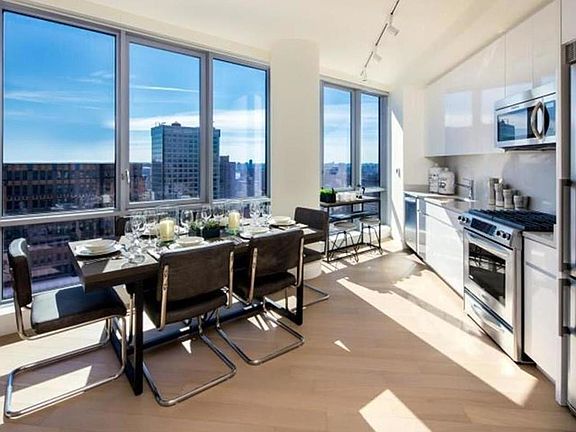 5th image of 160 Madison Ave APT 38C