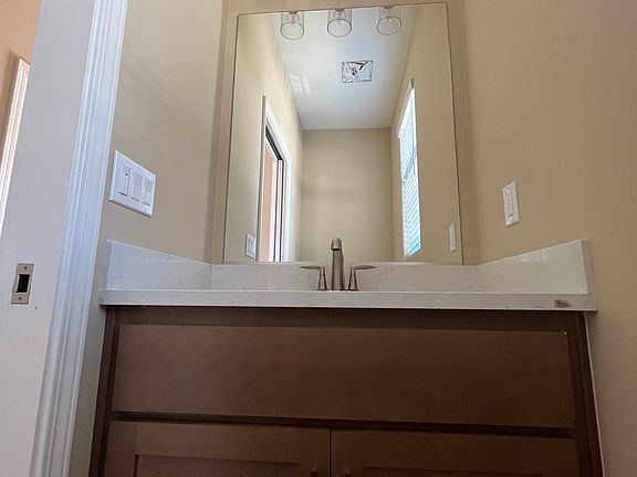 5th image of 313 Gurries Dr