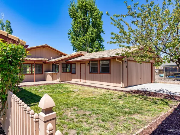 29950 Pinedale Dr, Tehachapi, CA 93561