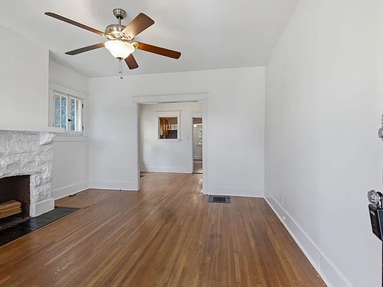 1911 Shelby Ave — Photo 12