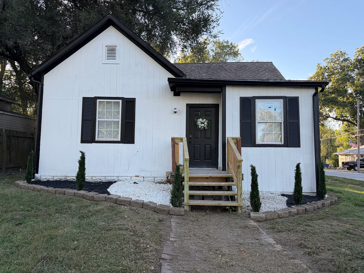 3 bed, 622 sqft, $950 — Photo 1