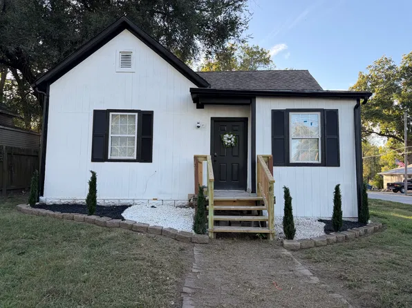 217 N 6th St, Clinton, MO 64735