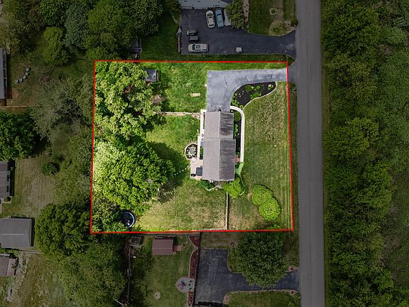 3rd image of 20004 Avondale Rd