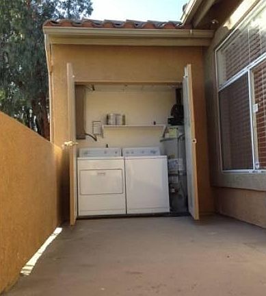Patio w/ Washer & Dryer