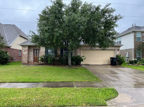 303 Lake Line Dr, Alvin, TX 77511