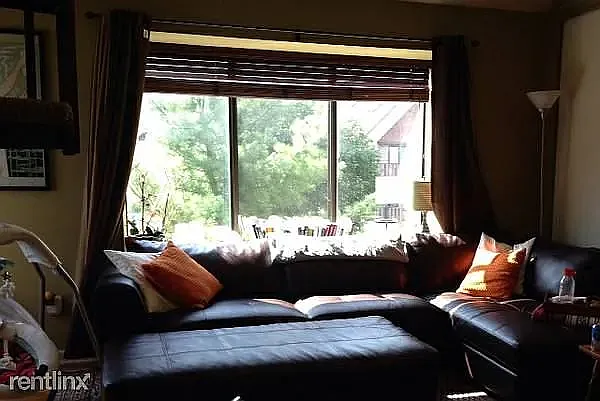2 bed, 1434 sqft, $2,100 — Photo 3
