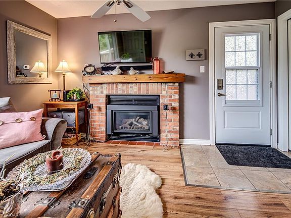 5th image of 27 Dawson Dr #127