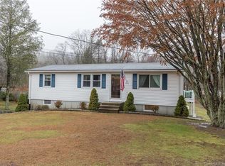 1024 E Lake Rd, Oakdale, CT 06370