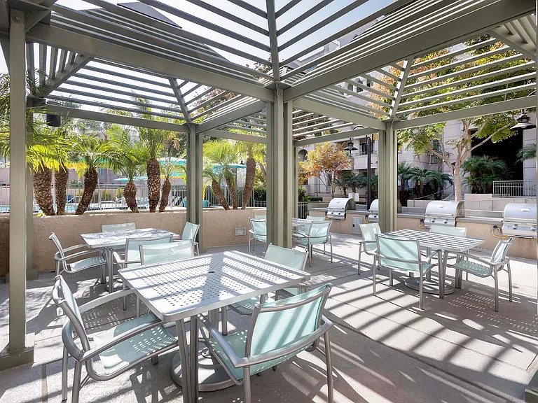 La Jolla Crossroads Apartments — Photo 21