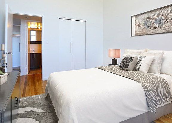 4th image of 666 Greenwich St APT 908
