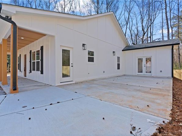 1337 Fairfield Dr, Lilburn, GA 30047