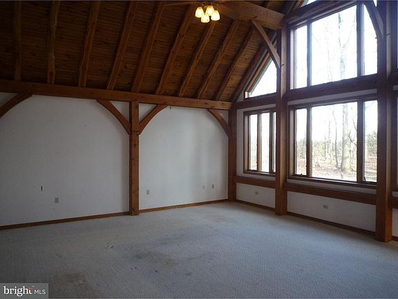 4th image of 1362 Fairview Dr