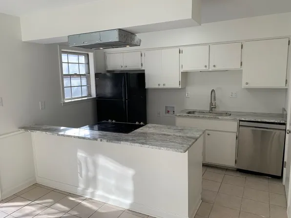 5730 Quince Rd APT 5, Memphis, TN 38119