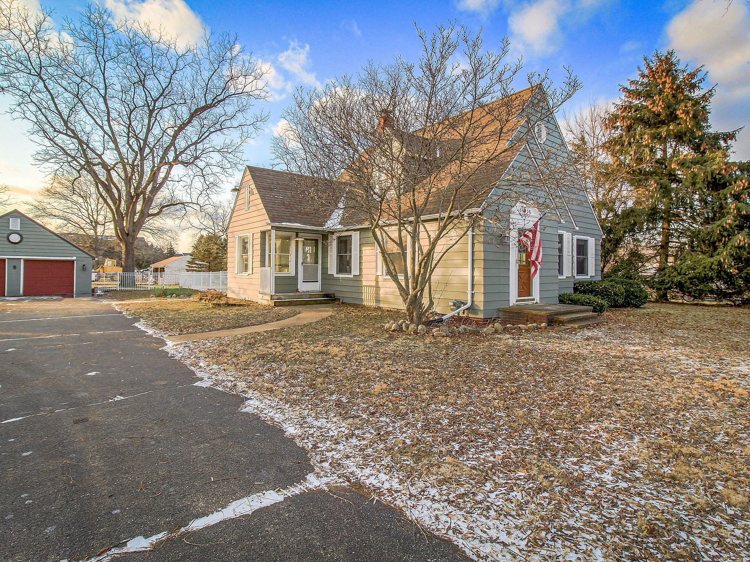 56336 S Main St, Mattawan, MI 49071 Zillow