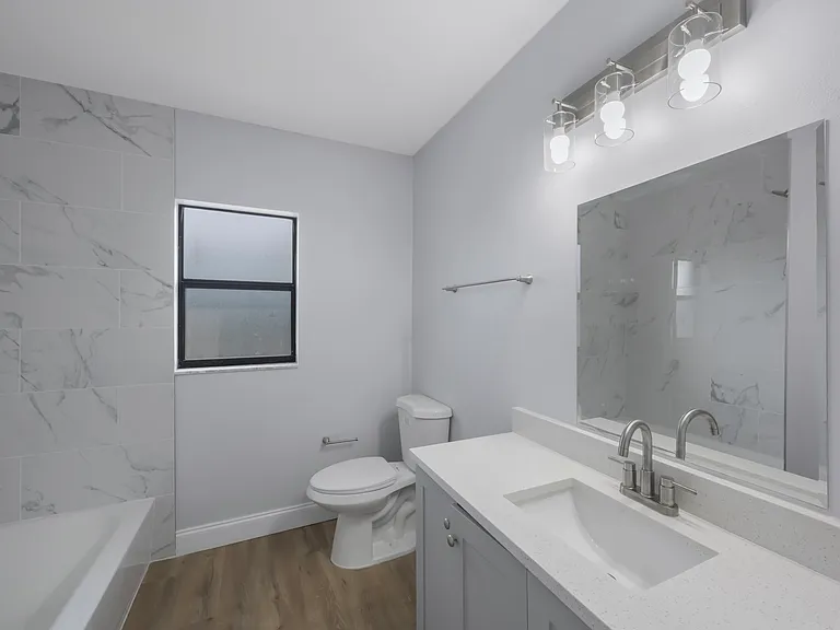 200 Westwood Ter N #122 — Photo 13