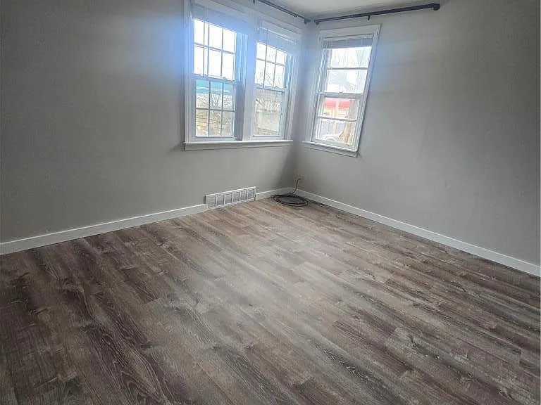 3129 Moravian Ave — Photo 8