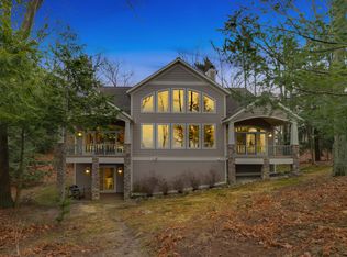 4146 Lakeshore Rd, Manistee, MI 49660