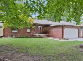 8911 W 9th St N, Wichita, KS 67212
