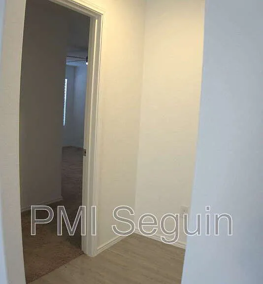 809 Riviera Ct — Photo 10