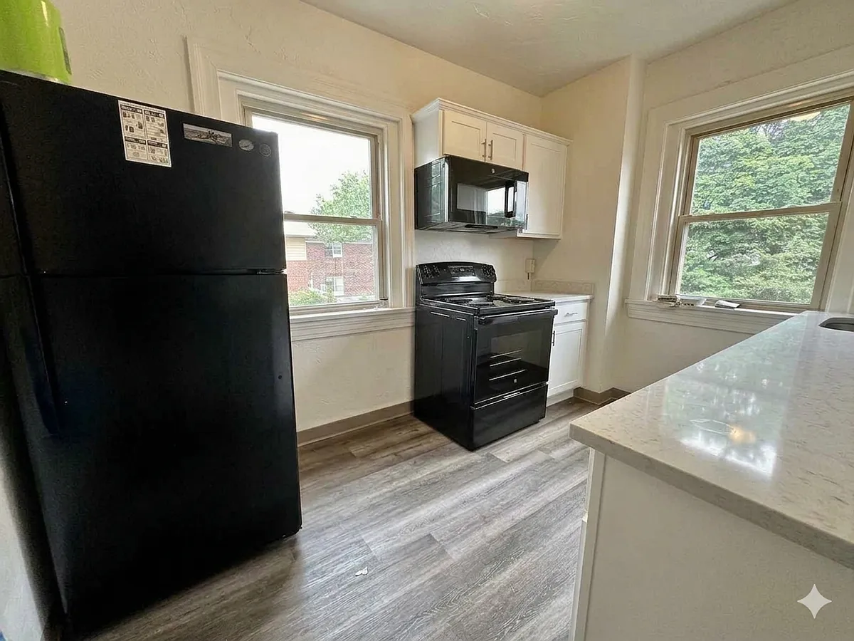 Building Photo - 5521 Wilkins Ave #6