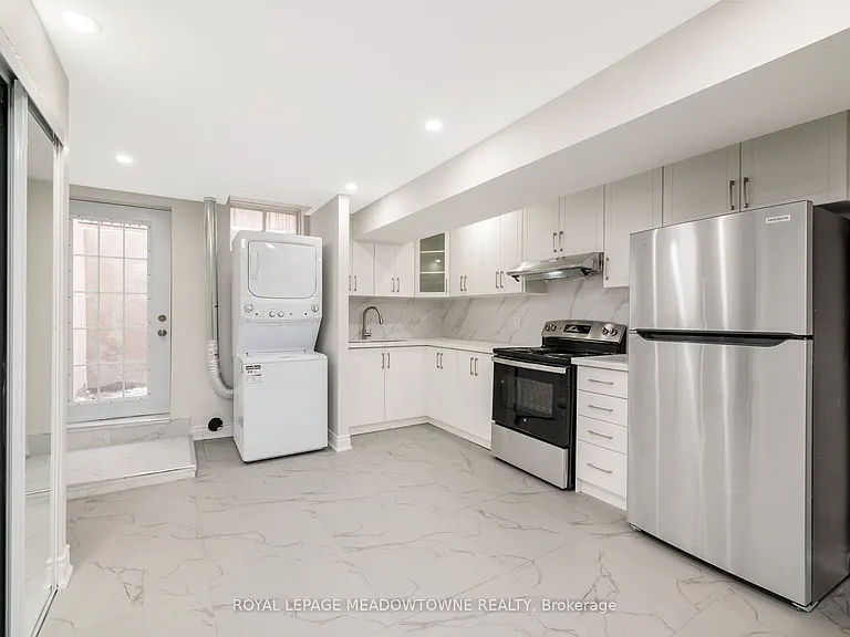 1603 Hume Way #BASEMENT — Photo 7