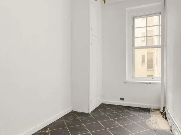 150 East 72nd Street image 19 of 22