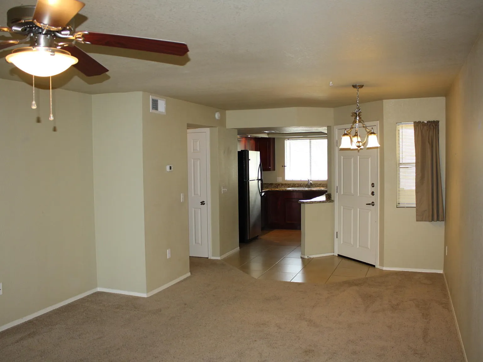 2 bed, 2.0 bath, 978 sqft, $1,345 — Photo 2