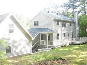 3rd image of 4015 Jamaica Dr