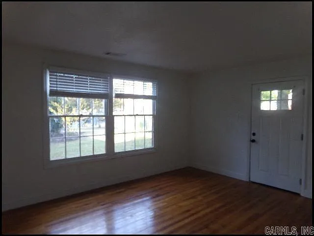 2 bed, 1.0 bath, 791 sqft, $1,175 — Photo 2