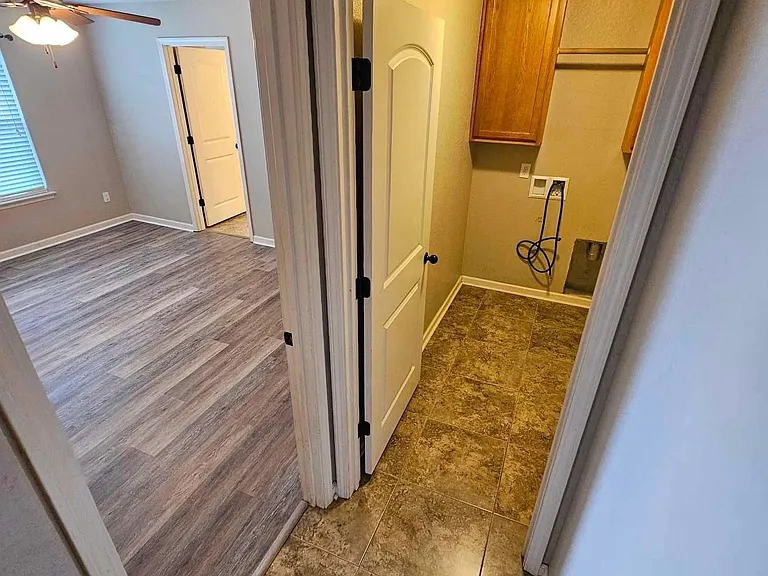 1151 Meadows Dr — Photo 22