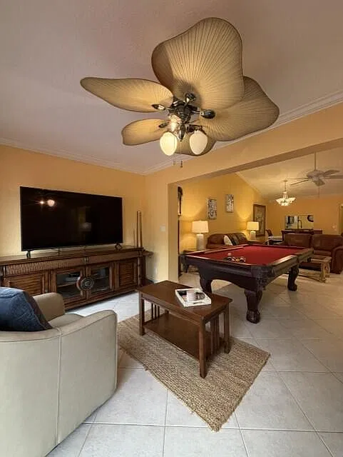 3 bed, 2.0 bath, 1630 sqft, $3,200 — Photo 1