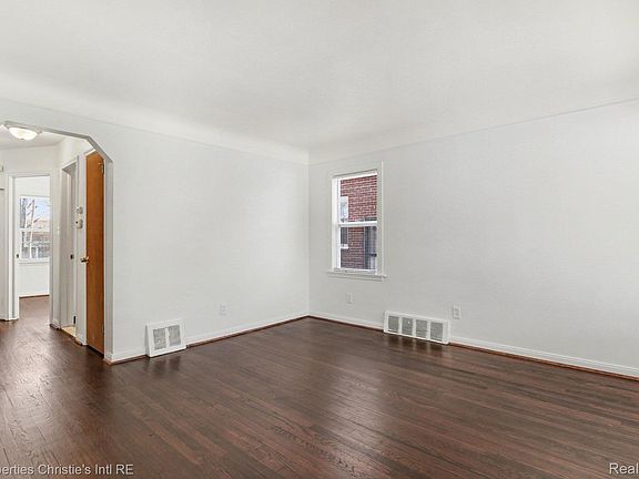 3rd image of 19444 Ryan Rd