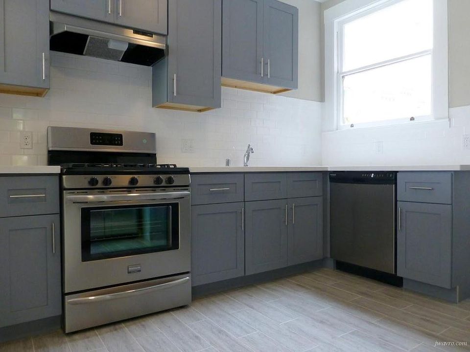 1st image of 700 12th Ave APT 3