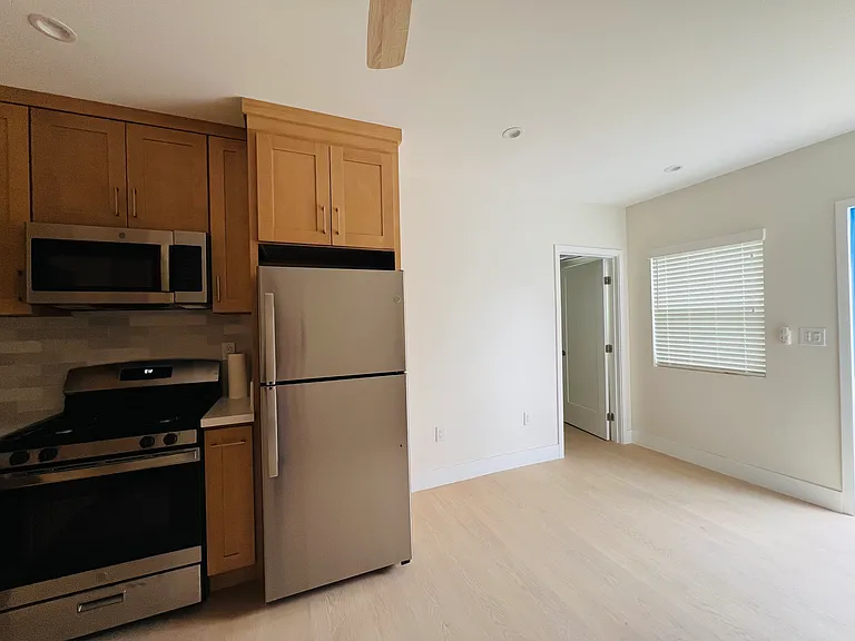 Wiersma Ave — Photo 13