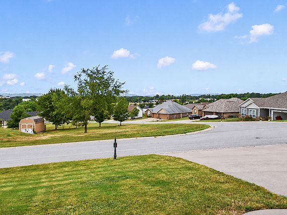 4th image of 148 Hackberry Lane