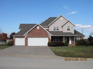 1933 Swallow Ln, Aurora, MO 65605