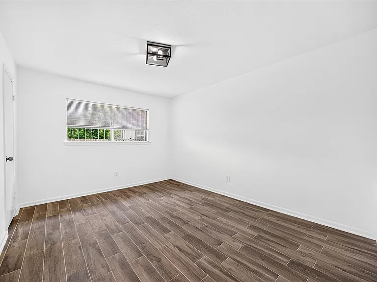 11239 Carvel Ln — Photo 24