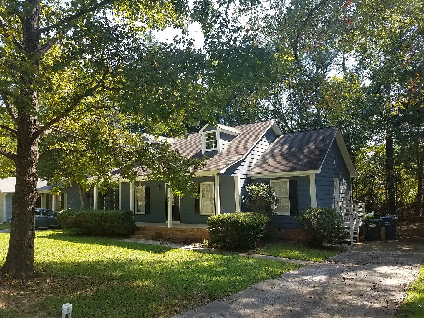 Cute 3 bedroom 2 bath home in Irmo — Photo 2