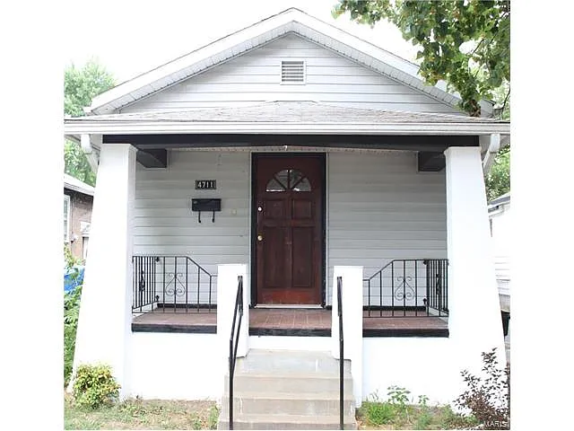 4711 Heidelberg Ave photo 1