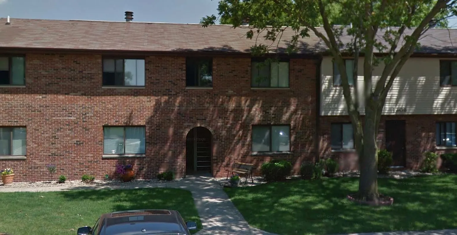 1306 Christopher Cir APT 6 photo 1