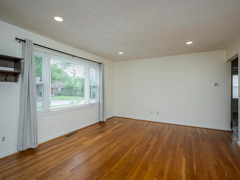 649 Mitchell Ave — Photo 6