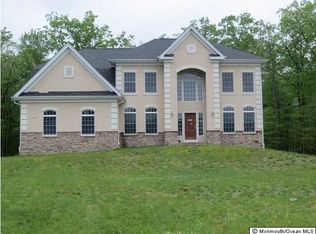 18 Lakeside Dr, Jackson, NJ