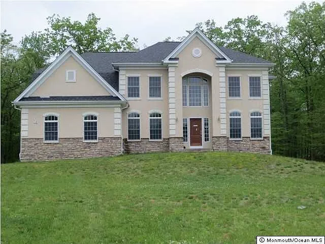 18 Lakeside Dr photo 1