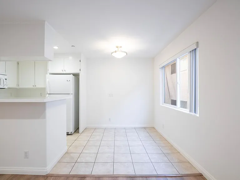 Discover Modern Townhome Living in Palms - 1 & 2 Bedrooms Available, Moments from Culver City! — Photo 13