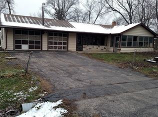 1216 Simms St, Aurora, IL 60505