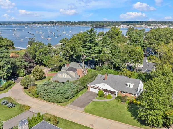 3 South Court, Port Washington, NY 11050