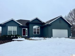 6910 S 164th St, Omaha, NE 68136