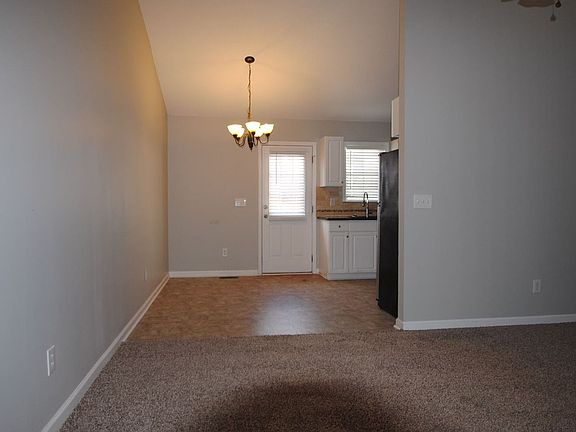 2nd image of 2103 Glenside Dr