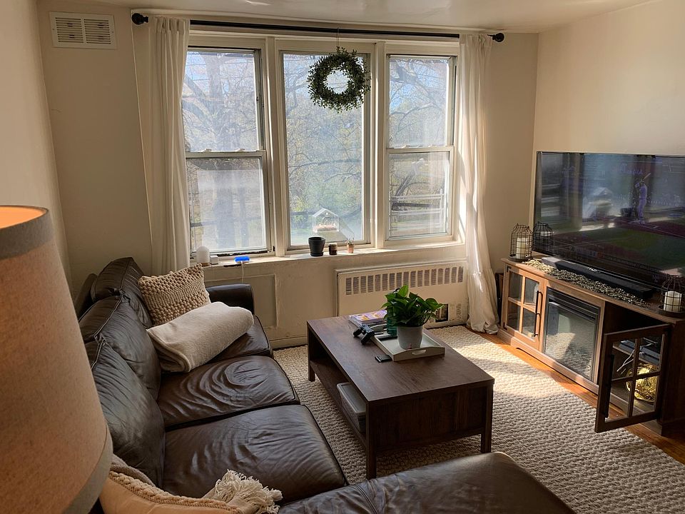 1st image of 3940 Bronx Blvd APT 2E